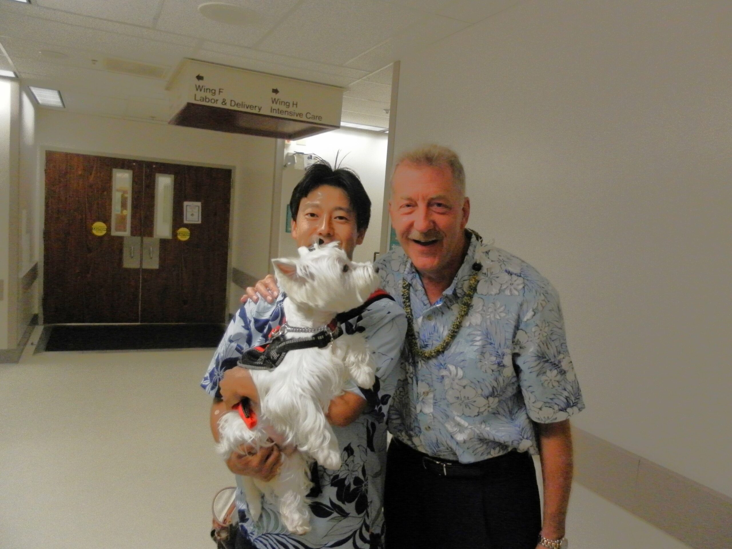 米国陸軍病院にて、ホノルル市長と